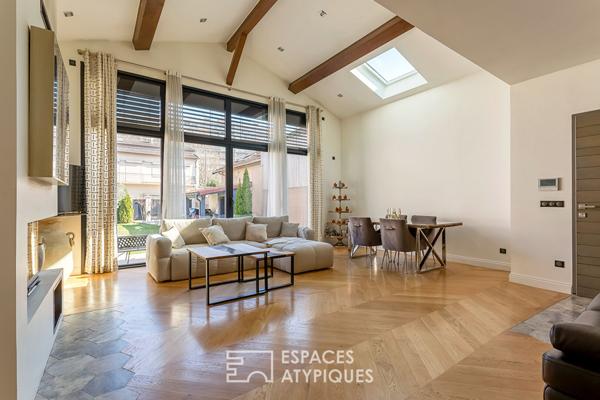 Maison contemporaine avec jardin et piscine