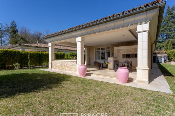 Mas proche d’Uzès dans copropriété avec piscine
