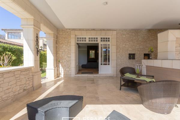 Mas proche d’Uzès dans copropriété avec piscine