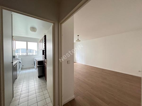 PUTEAUX HYPER CENTRE VILLE Appartement de 3 pièces avec cave et parking