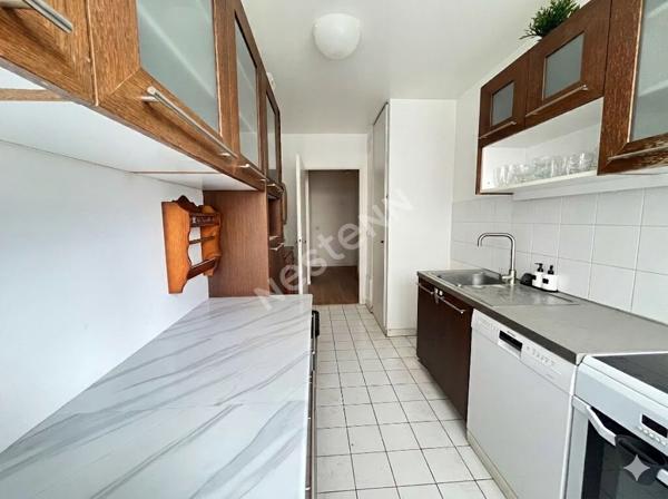 PUTEAUX HYPER CENTRE VILLE Appartement de 3 pièces avec cave et parking