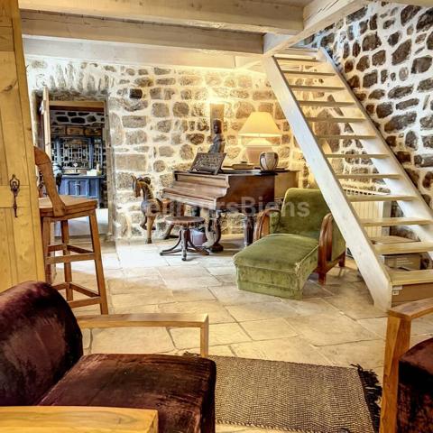 Sud Ardèche :  Maison en pierres rénovée - Charme et Vue