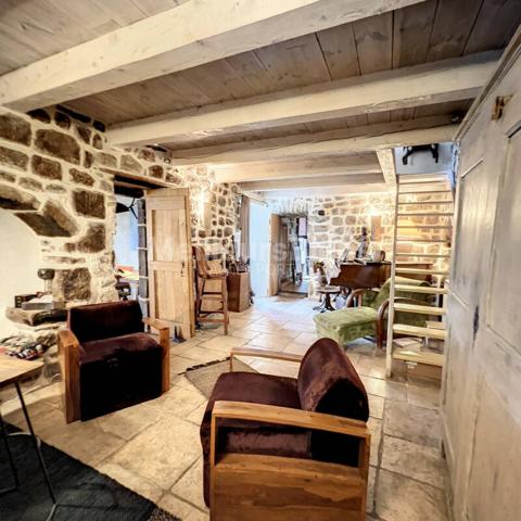 Sud Ardèche :  Maison en pierres rénovée - Charme et Vue