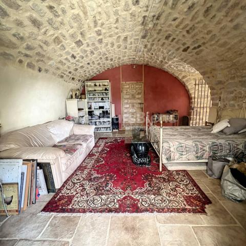 Sud Ardèche :  Maison en pierres rénovée - Charme et Vue