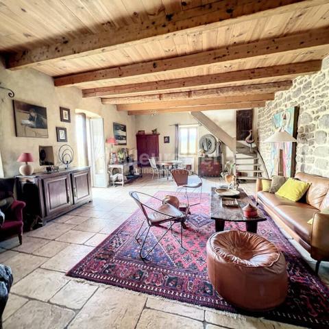 Sud Ardèche :  Maison en pierres rénovée - Charme et Vue