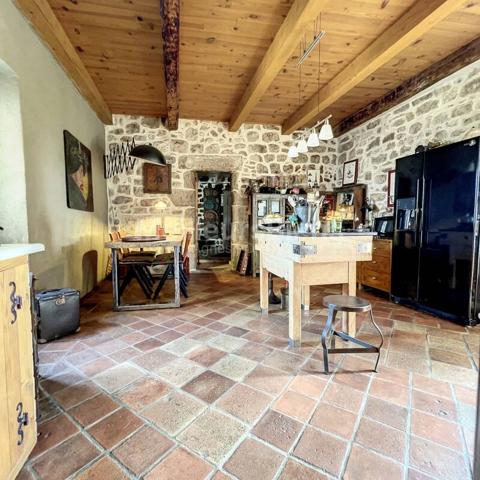 Sud Ardèche :  Maison en pierres rénovée - Charme et Vue