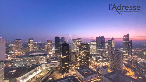 PUTEAUX/ LA DEFENSE - DERNIER ETAGE : appartement 4 pièces de 94m² avec cave et double parking