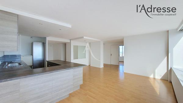 PUTEAUX/ LA DEFENSE - DERNIER ETAGE : appartement 4 pièces de 94m² avec cave et double parking