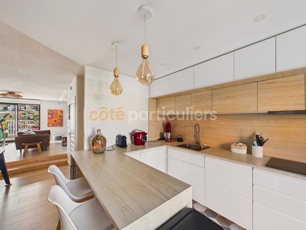 Vente
                Appartement102,52 m² - 4 Pièces -
                    BORDEAUX (33300)