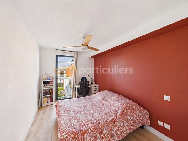 Vente
                Appartement102,52 m² - 4 Pièces -
                    BORDEAUX (33300)