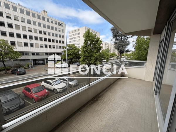 Location Studio 33.37 m² - 15 RUE LOUIS GAIN Angers 49100
