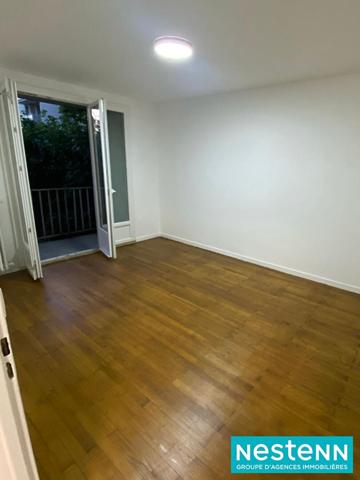 Appartement Vaulx En Velin 3 pièce(s) au sein d'une copropriété arborée avec une cave et grand parking collectif