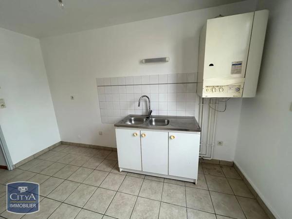 Appartement à louer 3 pièces 69.94m² Condé-lès-Herpy (08360)