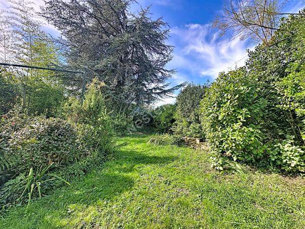 Nantes Hippodrome, en vente exclusive ! Maison dans quartier familial à découvrir, gros potentiel, proche transports en commun, jardin + 600 m² !
