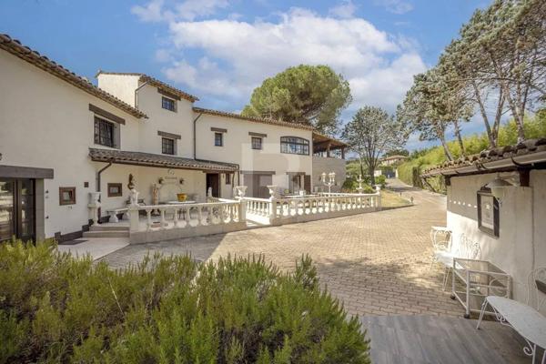 Magnifique villa à vendre proche de Valbonne