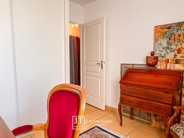 Appartement
                                                                                                                                                                                                                                                                                                                        4 pièce(s)                                                                                                                                                                                                          3 chambre(s)                                                                                                                                                                                                          79  m²