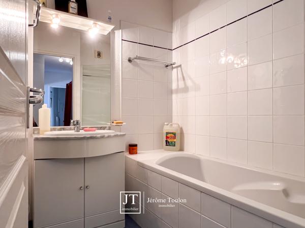 Appartement
                                                                                                                                                                                                                                                                                                                        4 pièce(s)                                                                                                                                                                                                          3 chambre(s)                                                                                                                                                                                                          79  m²