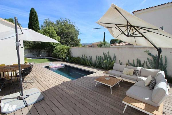 Magnifique villa de 134 m2 hab. sur 2 niveaux (avec terrasse & piscine) aux 3 Lucs à Marseille (12e)