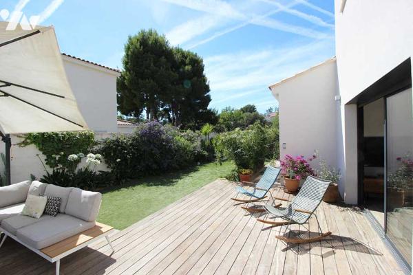 Magnifique villa de 134 m2 hab. sur 2 niveaux (avec terrasse & piscine) aux 3 Lucs à Marseille (12e)