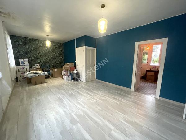 PAVILLON 2 CHAMBRES 1 BUREAU PROCHE CENTRE DE VALENCAY AVEC TERRAIN ET GARAGE (INDRE 36)