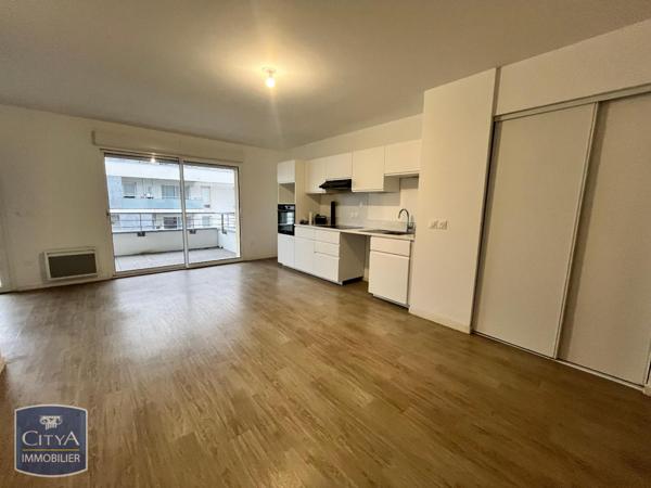Appartement à louer 3 pièces 75.41m² Angers (49000)