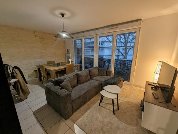 Appartement à louer Bordeaux : 2 pièces, 45m² avec 1 chambre(s) à 728€ - AJP Immobilier Pessac