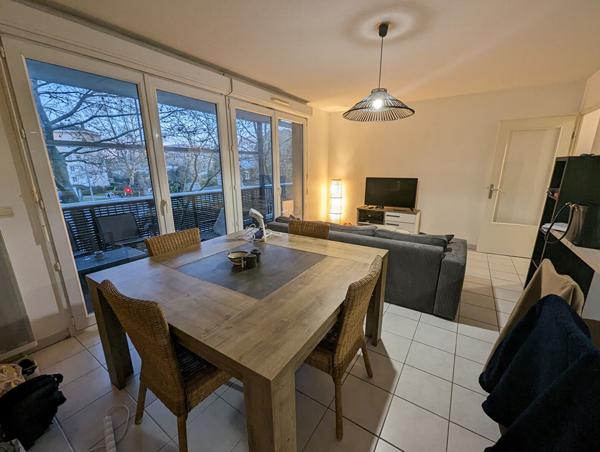 Appartement à louer Bordeaux : 2 pièces, 45m² avec 1 chambre(s) à 728€ - AJP Immobilier Pessac