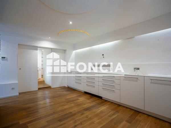 À vendre Local commercial 61.42 m² - Strasbourg 67000