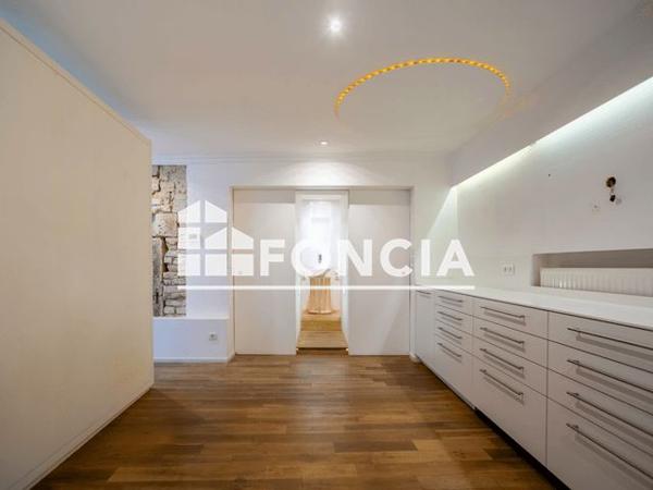 À vendre Local commercial 61.42 m² - Strasbourg 67000