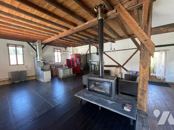 À vendre : Ancien moulin à eau entièrement rénové – Charme et volumes exceptionnels