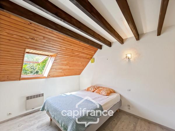 PROPRIÉTÉ DE CARACTÈRE SUR PLUS DE 9 HECTARES – MAISON EN PIERRE DE 235 M², APPARTEMENT INDÉPENDANT, DÉPENDANCE EN PIERRE, PRAIRIES, BOIS ET TROIS ÉTANGS – PROCHE LOUDÉAC