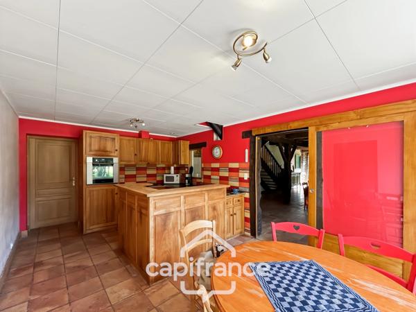 PROPRIÉTÉ DE CARACTÈRE SUR PLUS DE 9 HECTARES – MAISON EN PIERRE DE 235 M², APPARTEMENT INDÉPENDANT, DÉPENDANCE EN PIERRE, PRAIRIES, BOIS ET TROIS ÉTANGS – PROCHE LOUDÉAC
