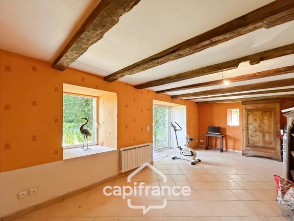 PROPRIÉTÉ DE CARACTÈRE SUR PLUS DE 9 HECTARES – MAISON EN PIERRE DE 235 M², APPARTEMENT INDÉPENDANT, DÉPENDANCE EN PIERRE, PRAIRIES, BOIS ET TROIS ÉTANGS – PROCHE LOUDÉAC