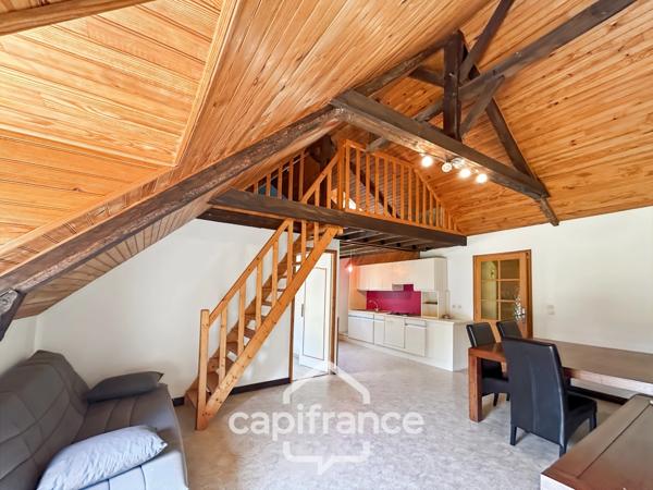 PROPRIÉTÉ DE CARACTÈRE SUR PLUS DE 9 HECTARES – MAISON EN PIERRE DE 235 M², APPARTEMENT INDÉPENDANT, DÉPENDANCE EN PIERRE, PRAIRIES, BOIS ET TROIS ÉTANGS – PROCHE LOUDÉAC