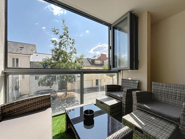 A vendre - Pour investisseur, Appartement T3 de 67 m² vendu meublé, avec balcon et parking, dans résidence récente (2021) avec ascenseur "Angers Gare/ Pont Noir"