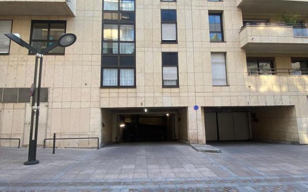 Stationnement à vendre    12 m2 Levallois-Perret