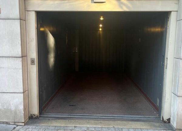 Stationnement à louer    Vincennes