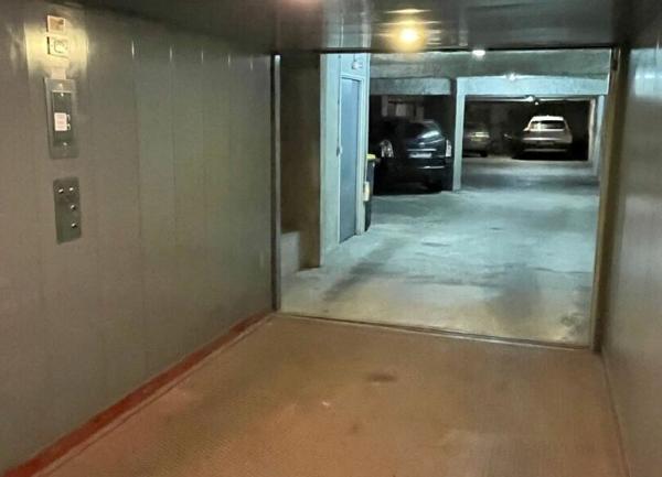 Stationnement à louer    Vincennes