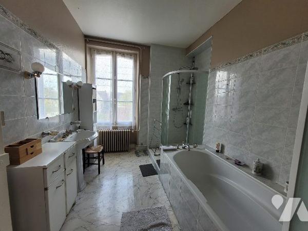 MAISON DE VILLE 5 CHAMBRES GARAGE