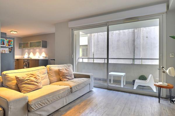 Marseille (13008) SAINT GINIEZ / CARRE D'OR - Appartement T3 - 64m² - TERRASSE - SANS VIS-A-VIS - SECTEUR PREMIUM