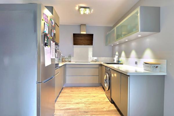 Marseille (13008) SAINT GINIEZ / CARRE D'OR - Appartement T3 - 64m² - TERRASSE - SANS VIS-A-VIS - SECTEUR PREMIUM