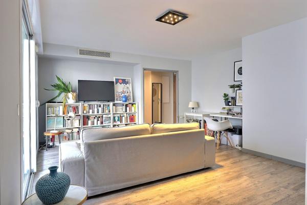 Marseille (13008) SAINT GINIEZ / CARRE D'OR - Appartement T3 - 64m² - TERRASSE - SANS VIS-A-VIS - SECTEUR PREMIUM