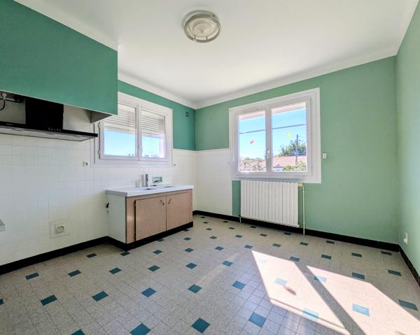 Aureilhan (65800) Maison traditionnelle - grande terrasse plein sud.