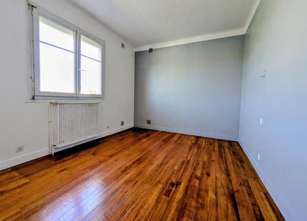 Aureilhan (65800) Maison traditionnelle - grande terrasse plein sud.