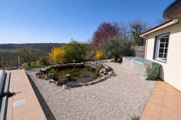 Vente                                                      Maison
                        
                     6 pièces                      165 m2                     à Salviac