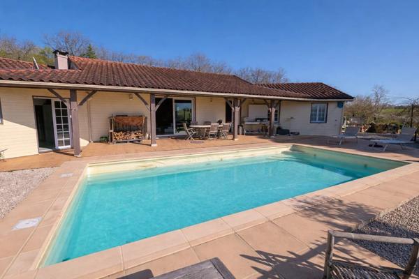 Vente                                                      Maison
                        
                     6 pièces                      165 m2                     à Salviac