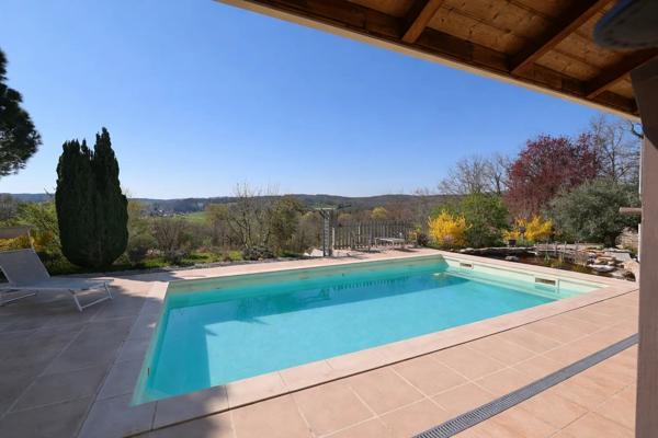 Vente                                                      Maison
                        
                     6 pièces                      165 m2                     à Salviac