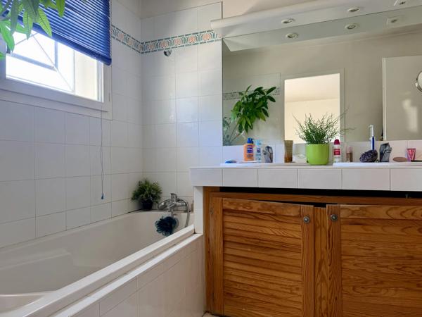 Acheter une maison familiale à Bordeaux Cauderan 4 chambres Jardin Piscine
