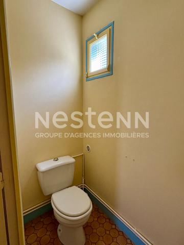 Vente agréable maison de 109.4 m², 2 chambres, cour et garage située dans le centre ville de Montval-sur-Loir (72500)