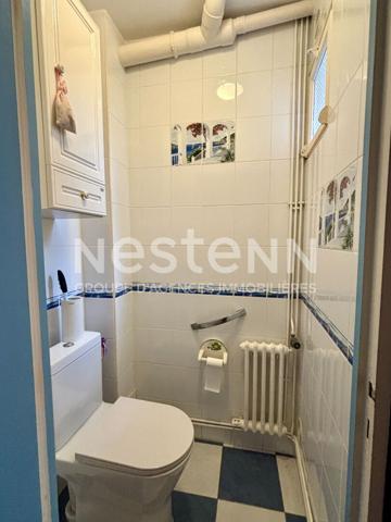 Vente agréable maison de 109.4 m², 2 chambres, cour et garage située dans le centre ville de Montval-sur-Loir (72500)